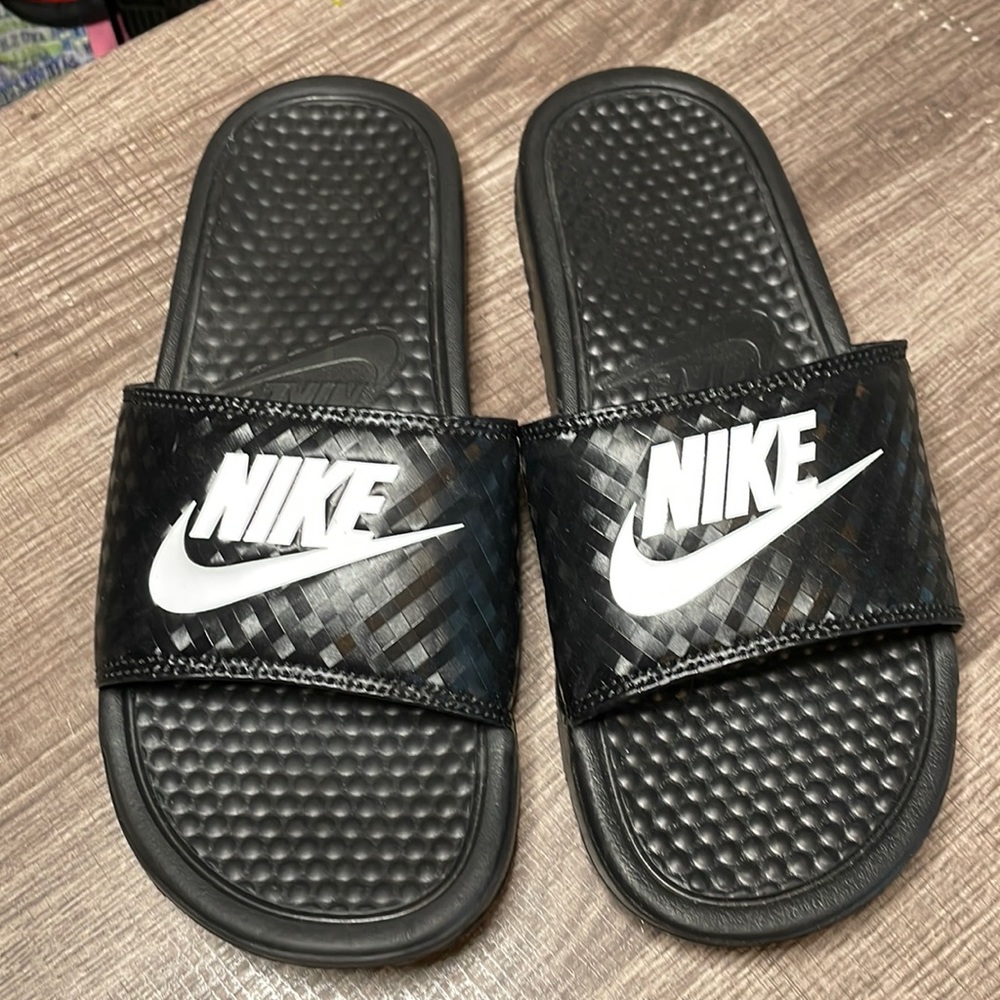 Women’s Nike slides